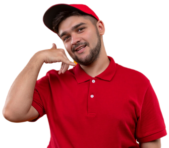 Afbeelding van een jong man die met zijn handen een telefoon nabootst.